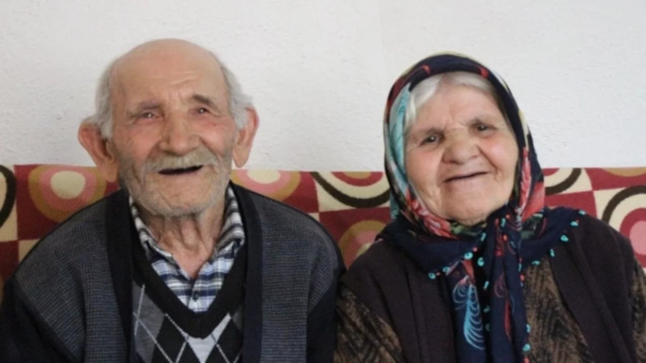 Amasya'da 67 yıldır aynı yastığa baş koyuyorlar