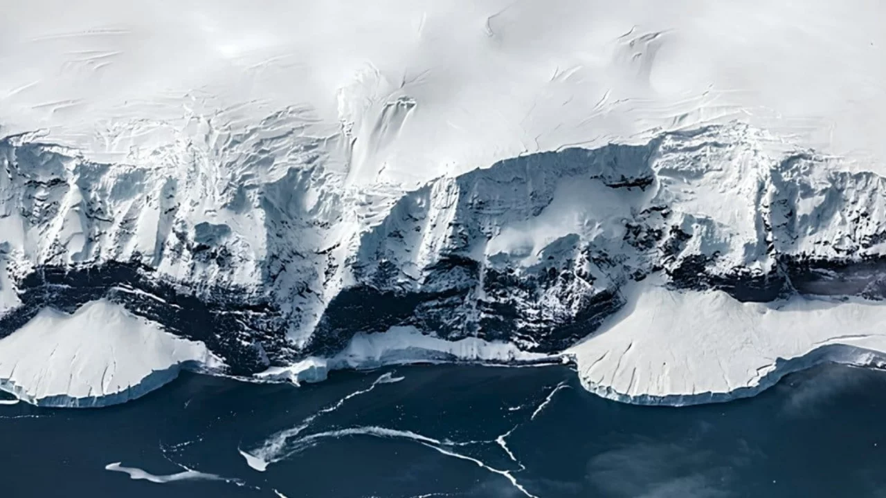 Uzmanlar uyardı: Buzulların altındaki dev altın yatakları için savaşacaklar