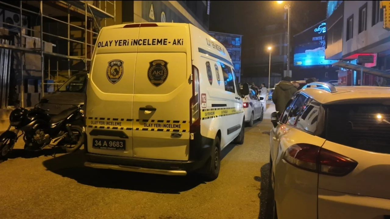 Ümraniye'de iş yerine silahlı saldırı: 1'i ağır 4 yaralı
