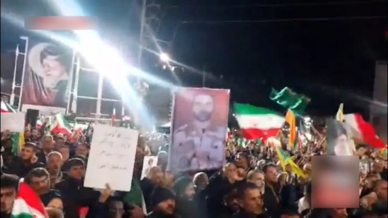 Hamaney'in ölümünün 40. gününde İran halkı sokaklara indi...