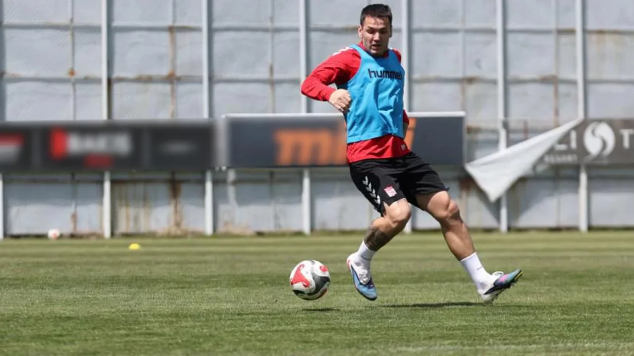 Sivasspor'da Rey Manaj sevinci: Sakatlığı atlattı, idmanlara başladı