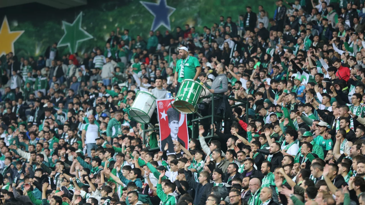 Bursaspor'da kombine yenileme süreci tamamlandı! Genel satışlar 20 Nisan'da...