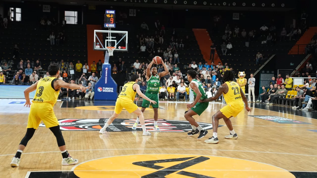 Bursaspor Basketbol'dan hayati galibiyet!