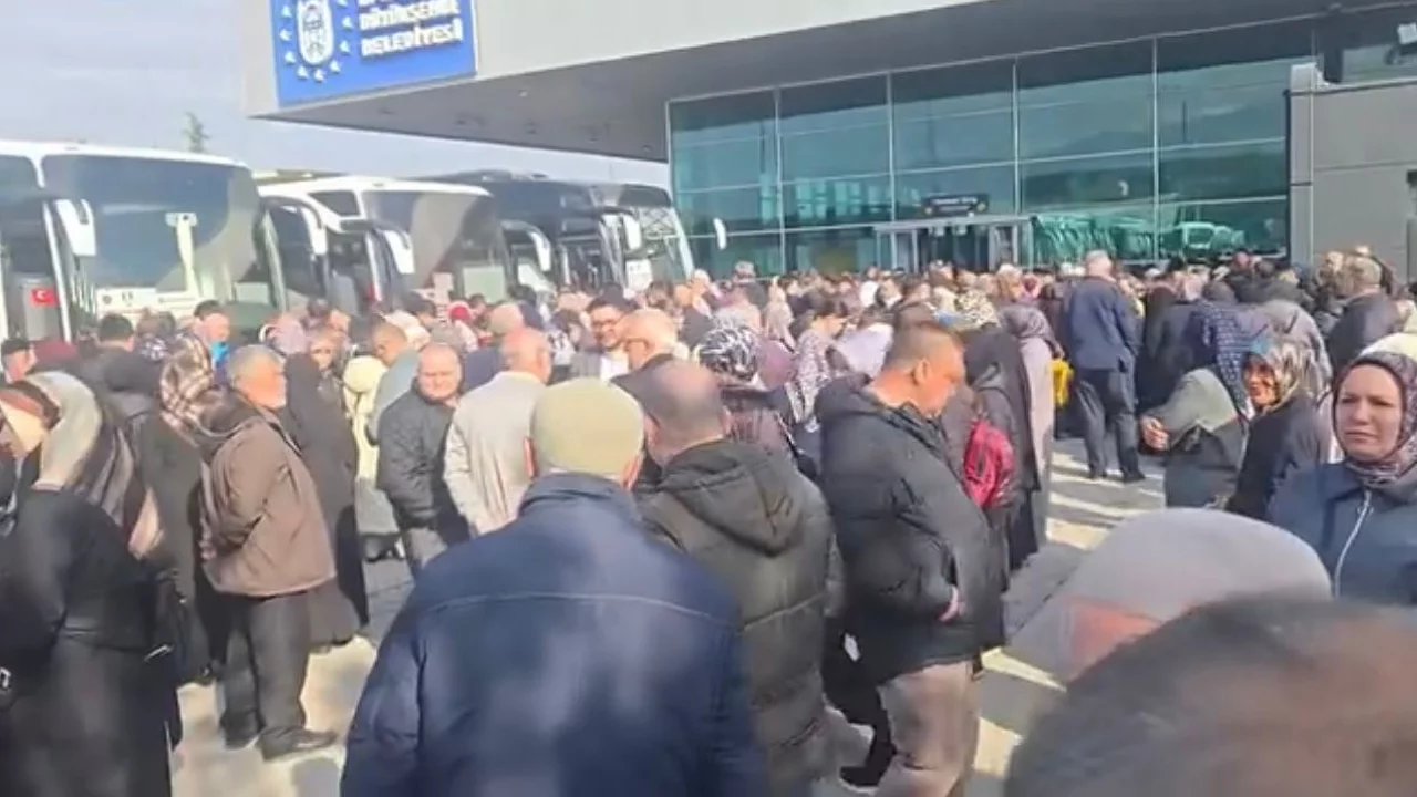 Bursa'da hacı adayları dualarla uğurlandı!