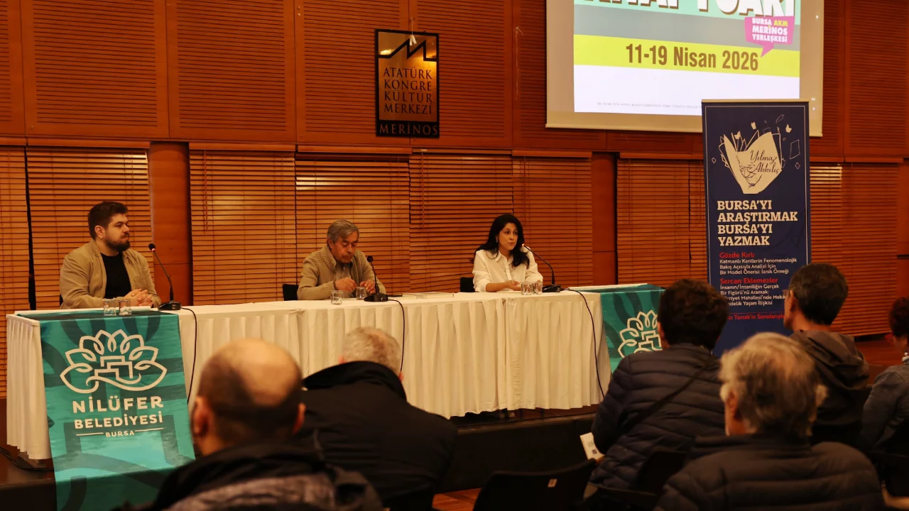 Bursa'nın tarihi katmanları ve mahalle kültürü Tüyap Bursa 23. Kitap Fuarı'nda konuşuldu