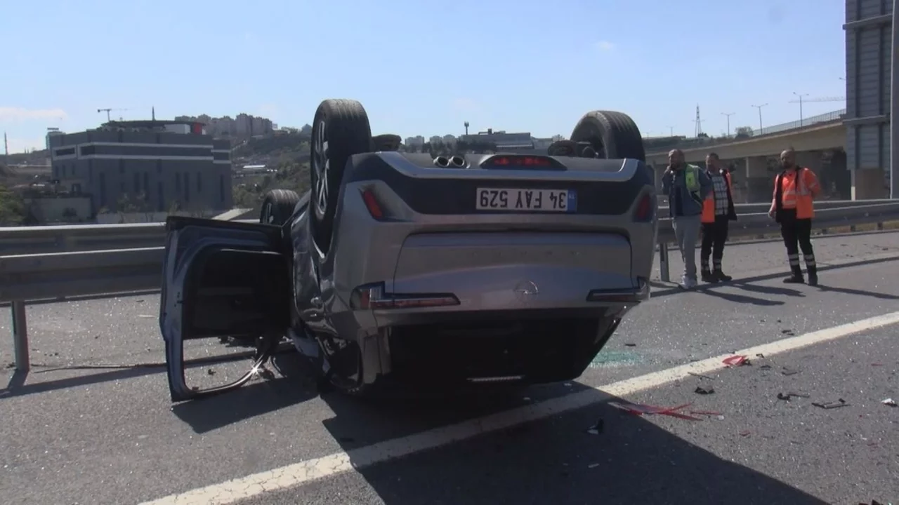 5 aracın karıştığı zincirleme kaza: 2 yaralı