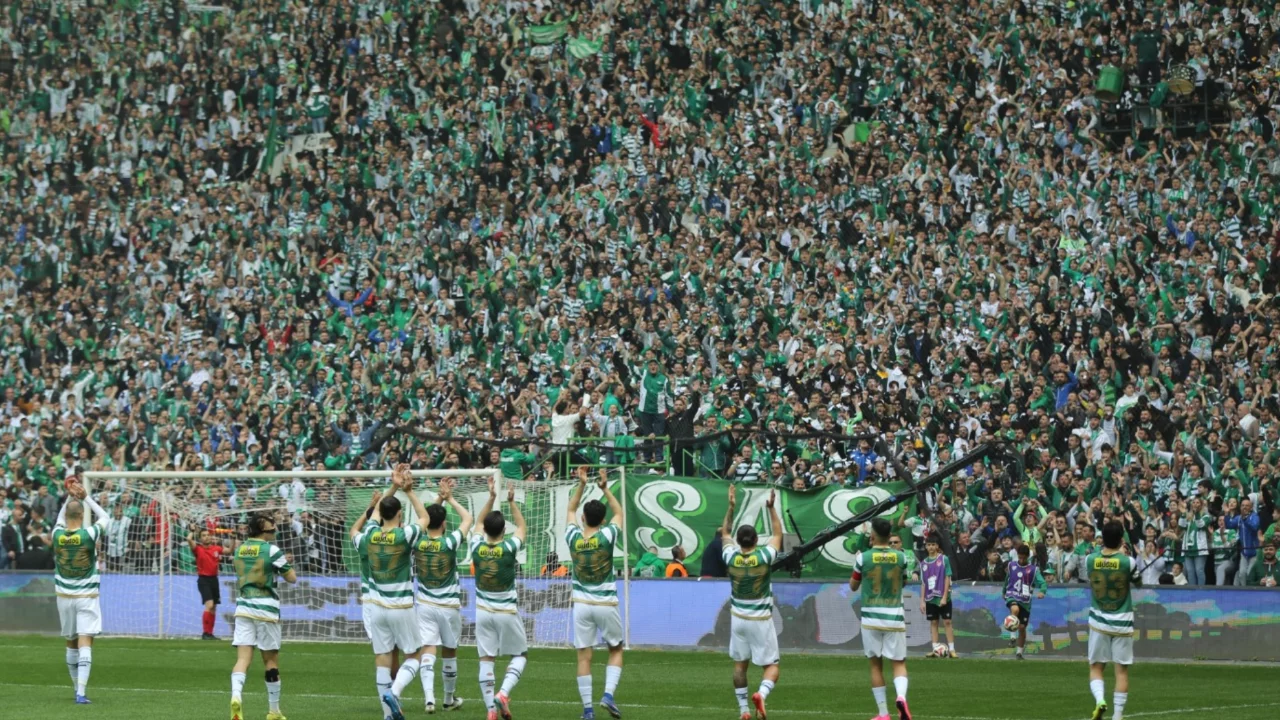 Bursaspor'da yeni sezon heyecanı! Kombineler satışa çıkıyor, işte fiyatlar...