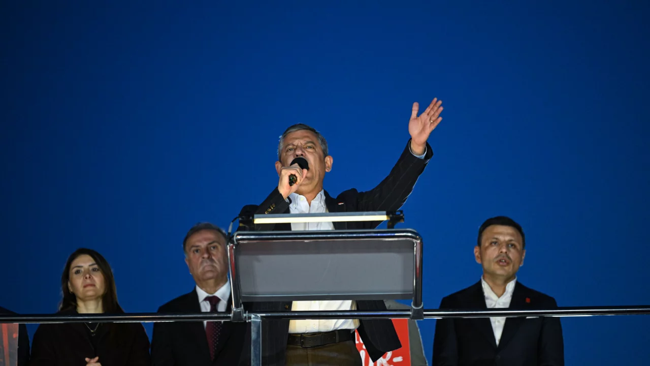 CHP Genel Başkanı Özgür Özel Ataşehir'de konuştu