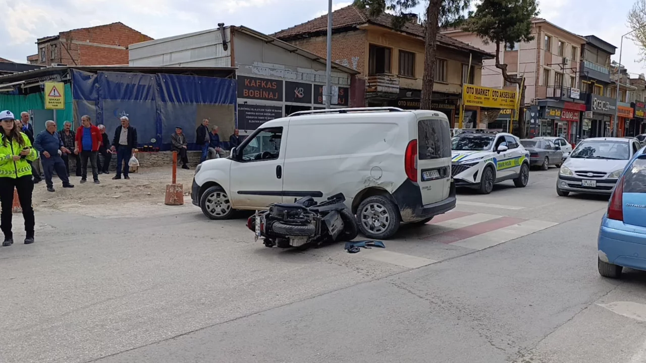 Bursa'da yola aniden çıkan araç kazaya yol açtı: 1 yaralı