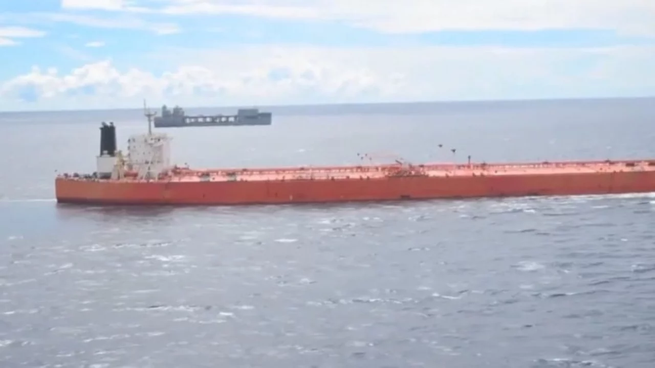 ABD, "devletsiz ve yaptırım uygulanan" M/T Tifani gemisine baskın düzenledi