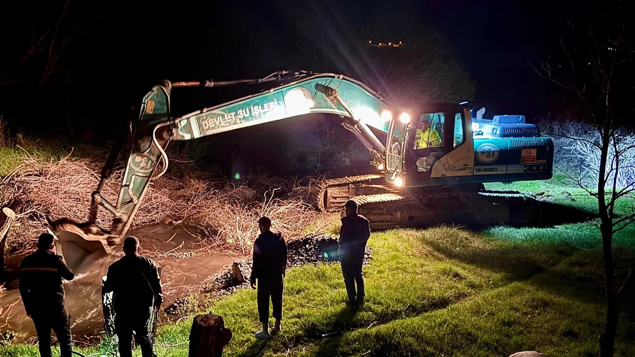 Çardaklı Deresi'nde taşkın kontrol altına alındı