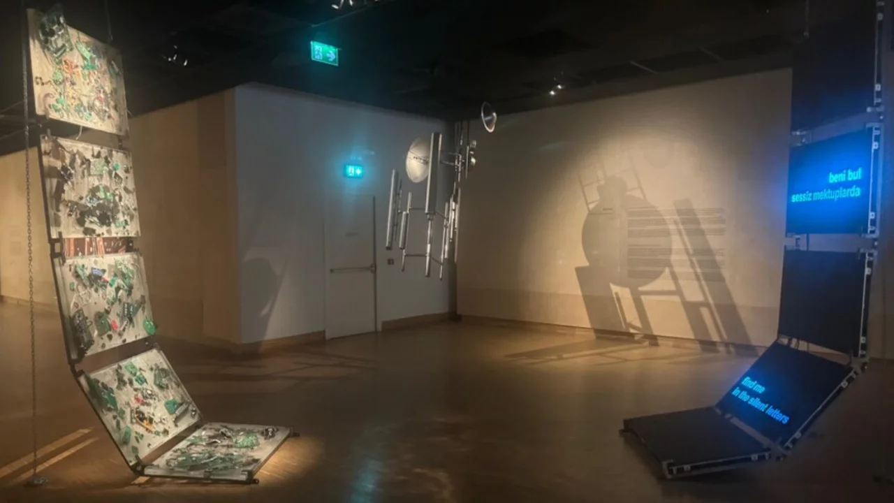 "Barajdan Sızanlar" sergisi, Salt Beyoğlu'nda sanatseve...