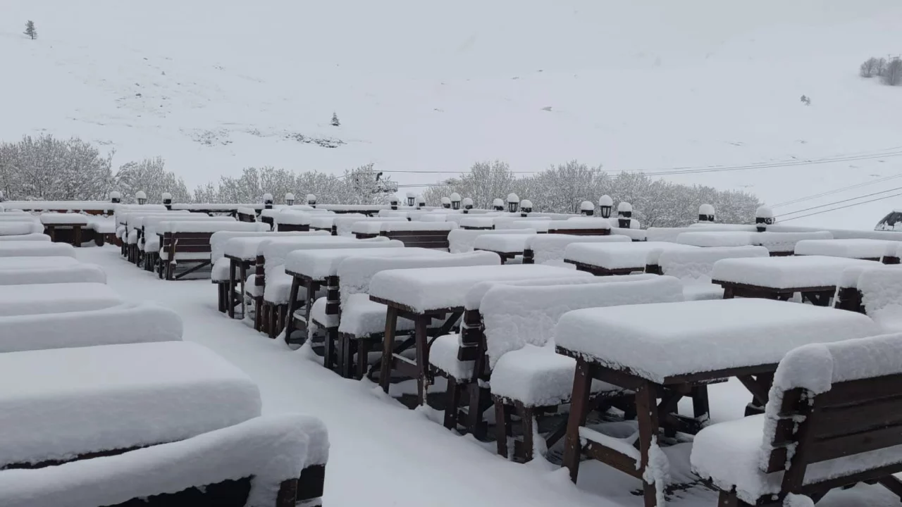 Bursa'da bahar karı! Ortalama 25 cm...