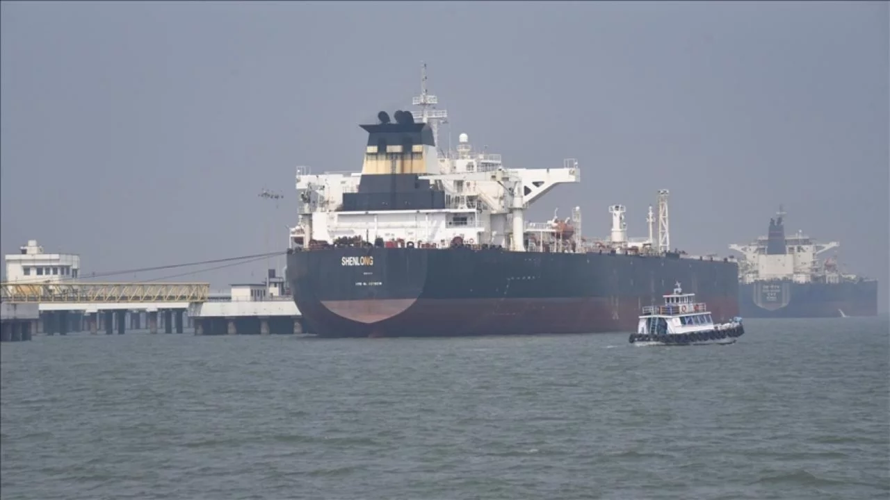 İran basını: Hürmüz Boğazı'ndan bir tanker gemisi daha ...