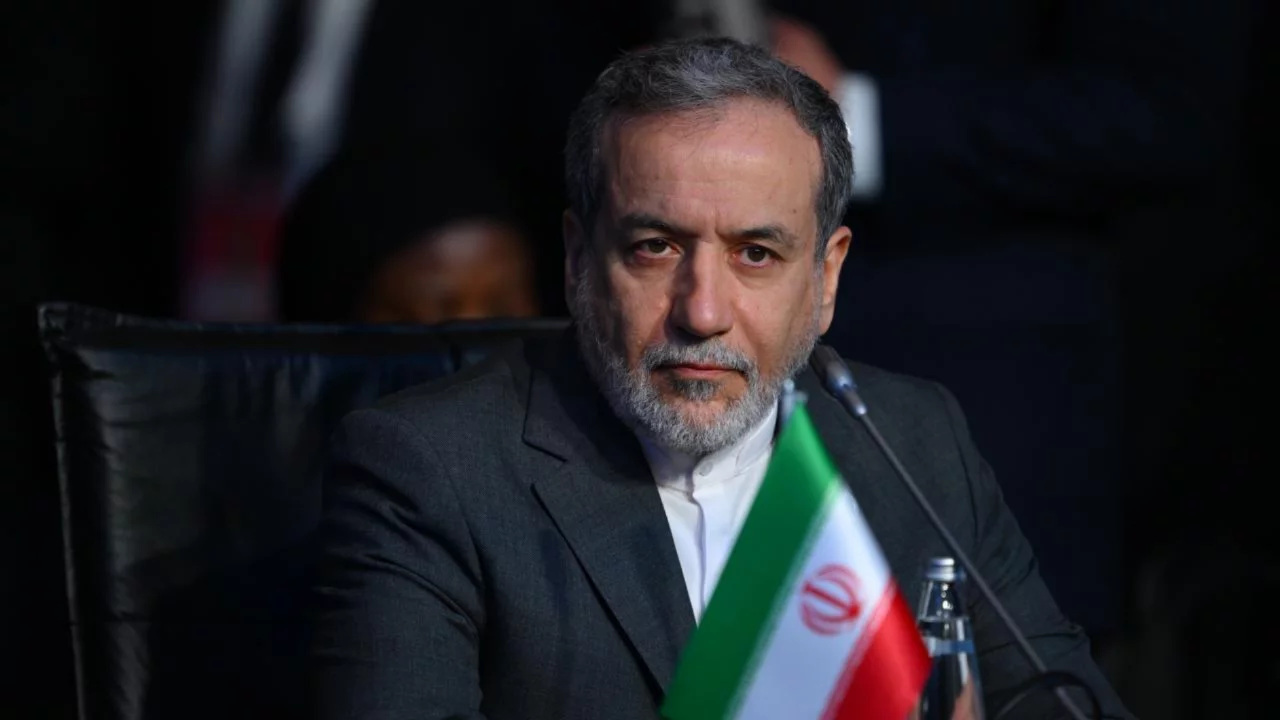 İran Dışişleri Bakanı Arakçi, İslamabad'a ulaştı