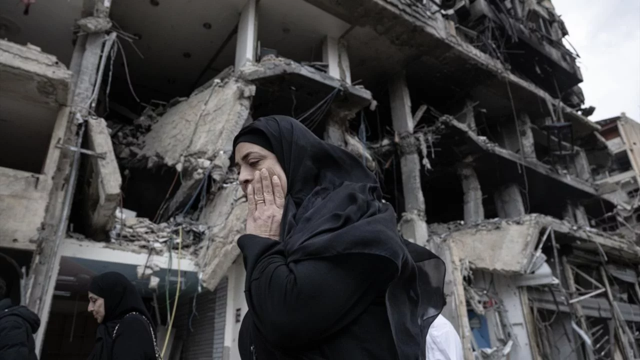 İsrail'in ateşkese rağmen Lübnan'a dün düzenlediği hava...