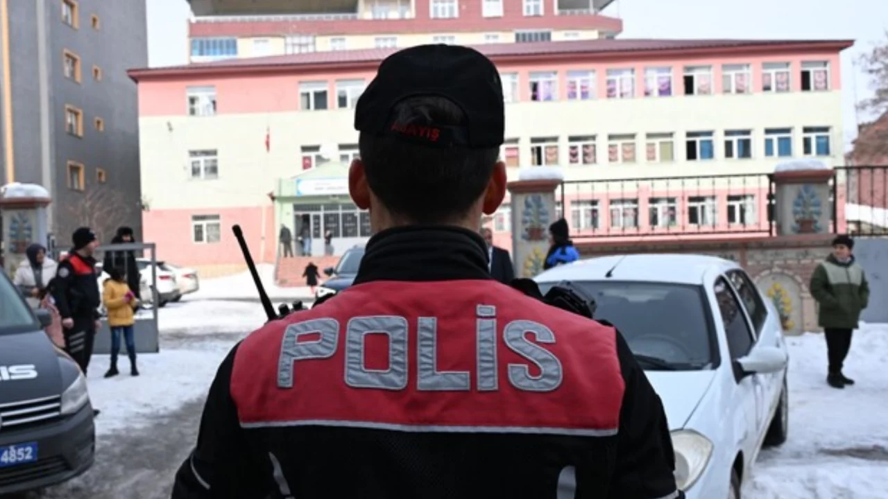 Devriye ekipler, 100 metre kuralı ve x-ray sistemi: Okullarda yeni dönem başlıyor!