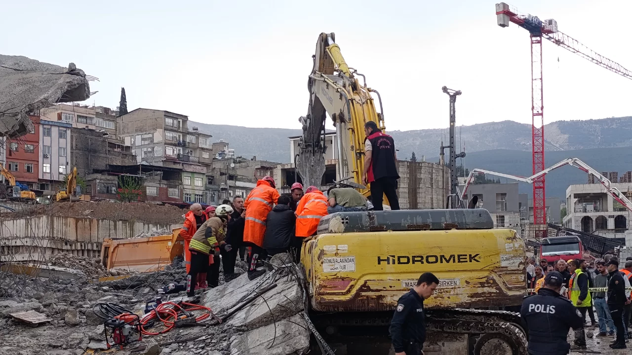 Yıkımda korkunç kaza! Enkaz altında kaldı