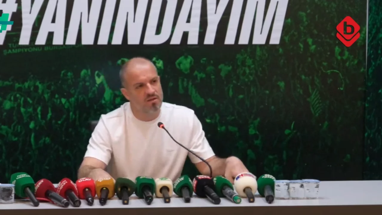 Bursaspor Teknik Direkt&ouml;r&uuml; Mustafa Er basın mensuplarının sorularını yanıtladı