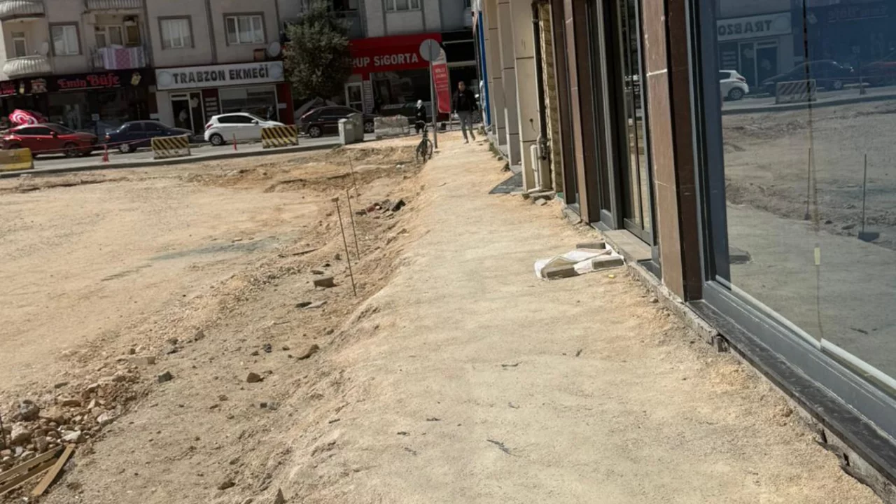Bursa'da inşaat esnafı zora soktu! ''Toz toprak içinde kaldık, müşteri gelemiyor''