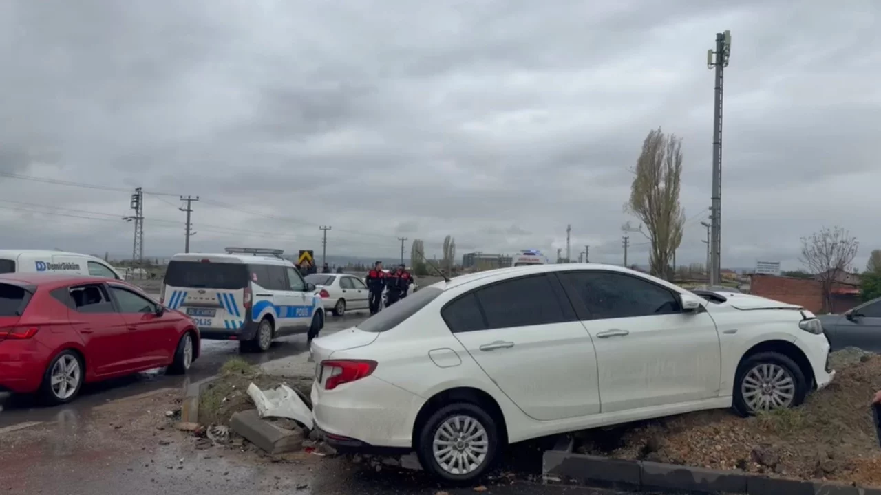 Korkutan kaza! &Ccedil;ocuk yaralandı