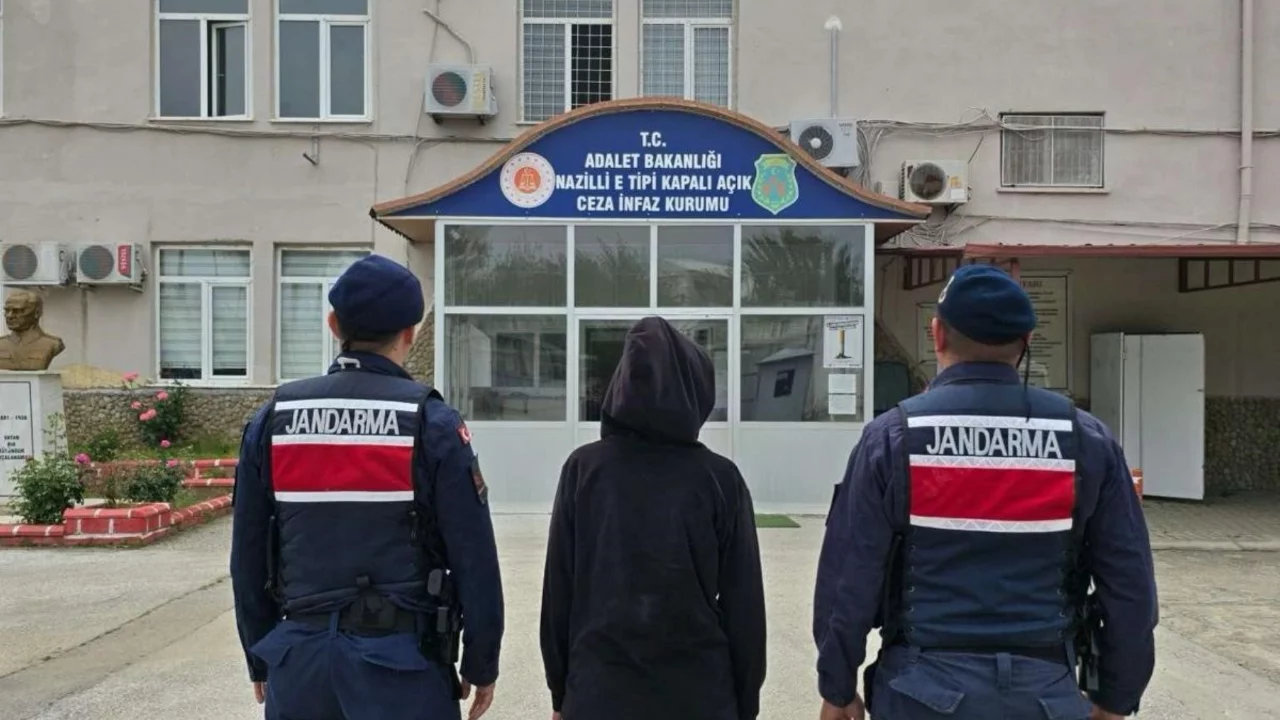 Hırsızlık su&ccedil;undan aranan şahıs Nazilli'de yakalandı
