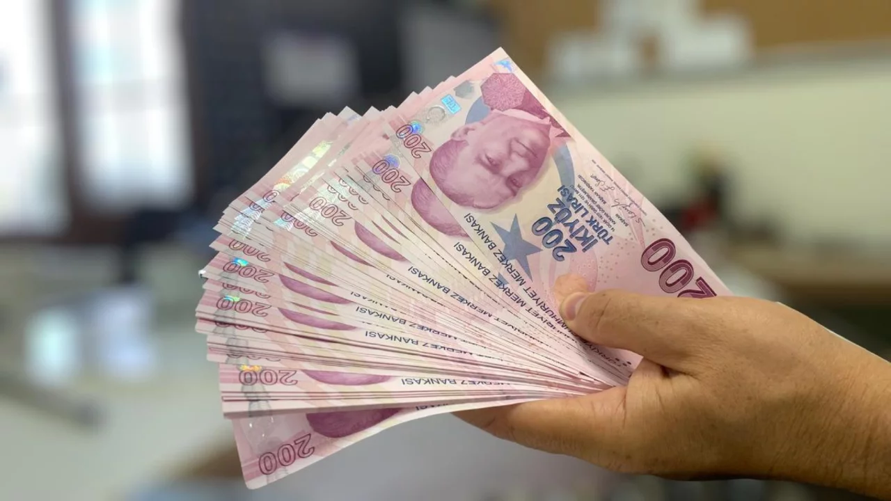 Emekli ve memur zammı için 'en kötü ihtimal' deyip raka...