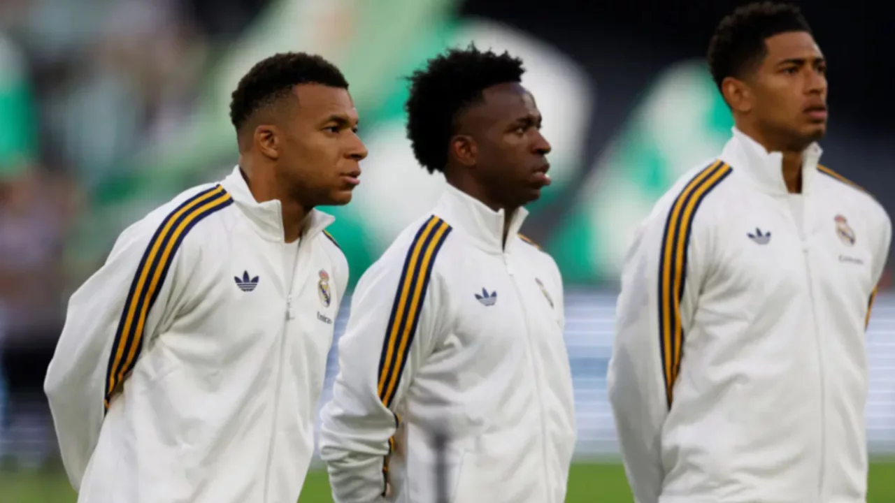 Tüm takım ayağa kalktı! Mbappe'ye büyük tepki