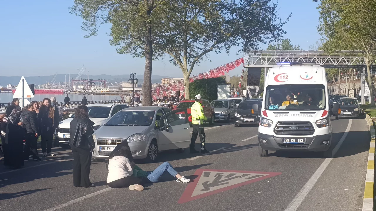 Sahil yolundaki kazada motosiklet sürücüsü yaralandı