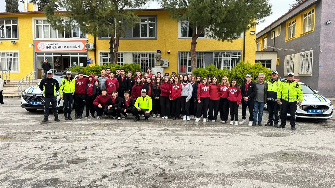 İznik'te gençlere "gözlüklü" trafik dersi! alkolün etki...