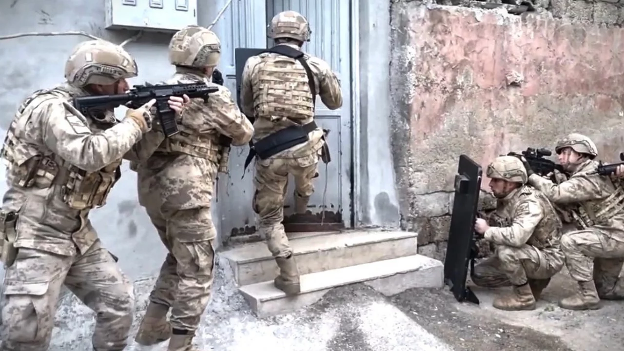 Erzincan'da DEAŞ operasyonunda 1, narkotik operasyonlarında 17 şüpheli tutuklandı