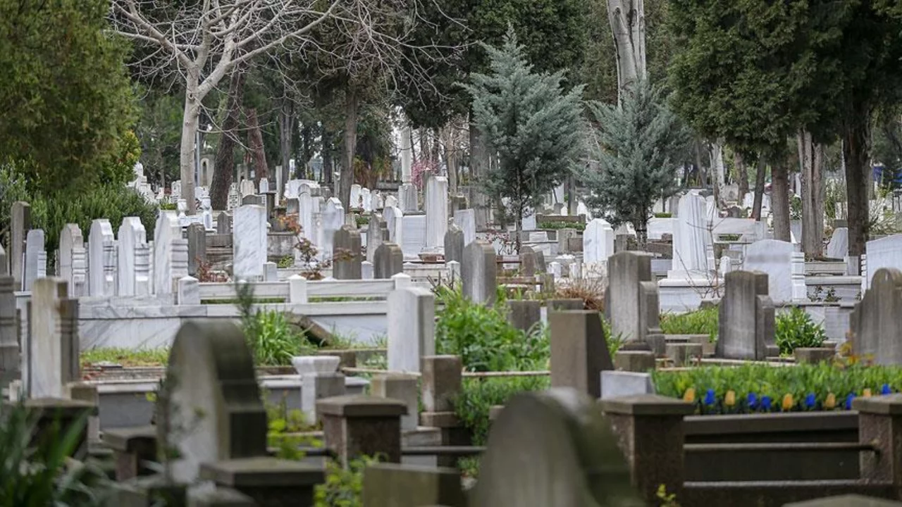 Bursa Büyükşehir Belediyesi'nden büyük mezarlık ihalesi: Binlerce malzeme alınacak