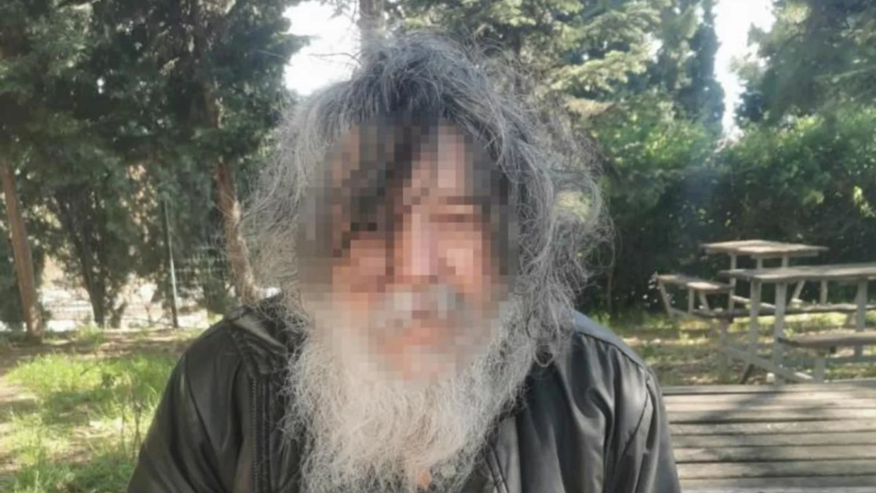 Çöp evdeki hali yürek burkmuştu! Bitkin haldeki adamın son hali görenleri şaşırttı...