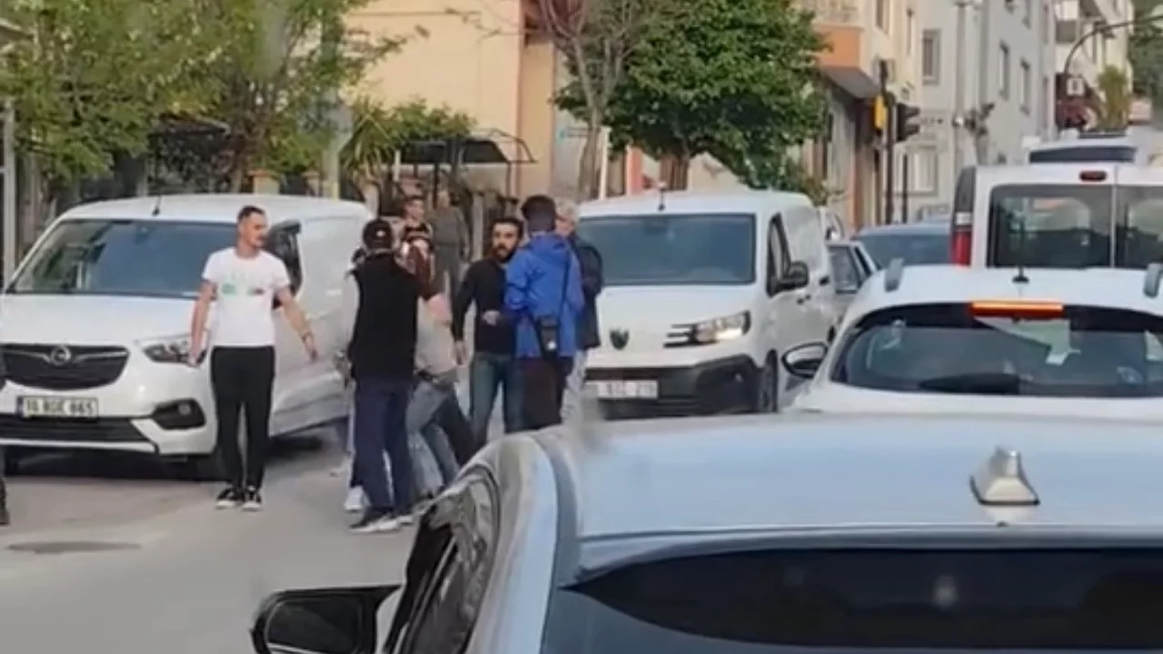 Bursa'da trafikte dehşet anları! Döner bıçağı ile...