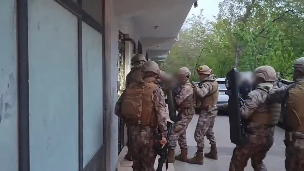 Bursa'da şoke eden yöntem! Masadaki kadınları kullanarak çiftçileri bitirdiler