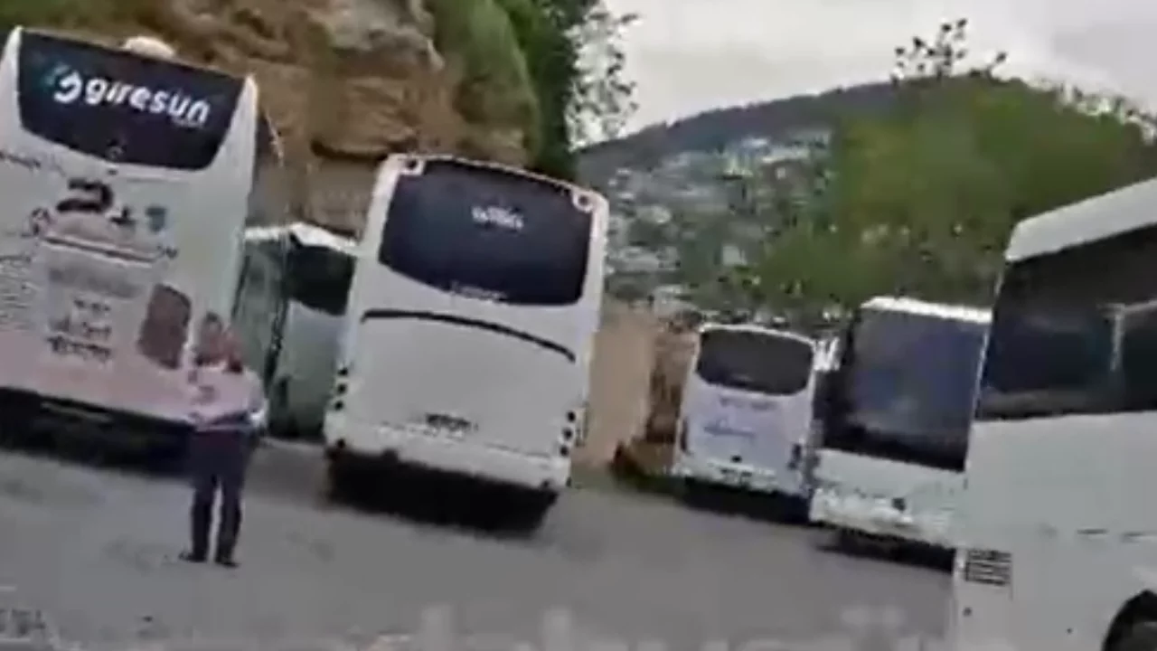 Bursa'nın tarihi bölgesinde ulaşım çilesi! Vatandaş isyan etti...