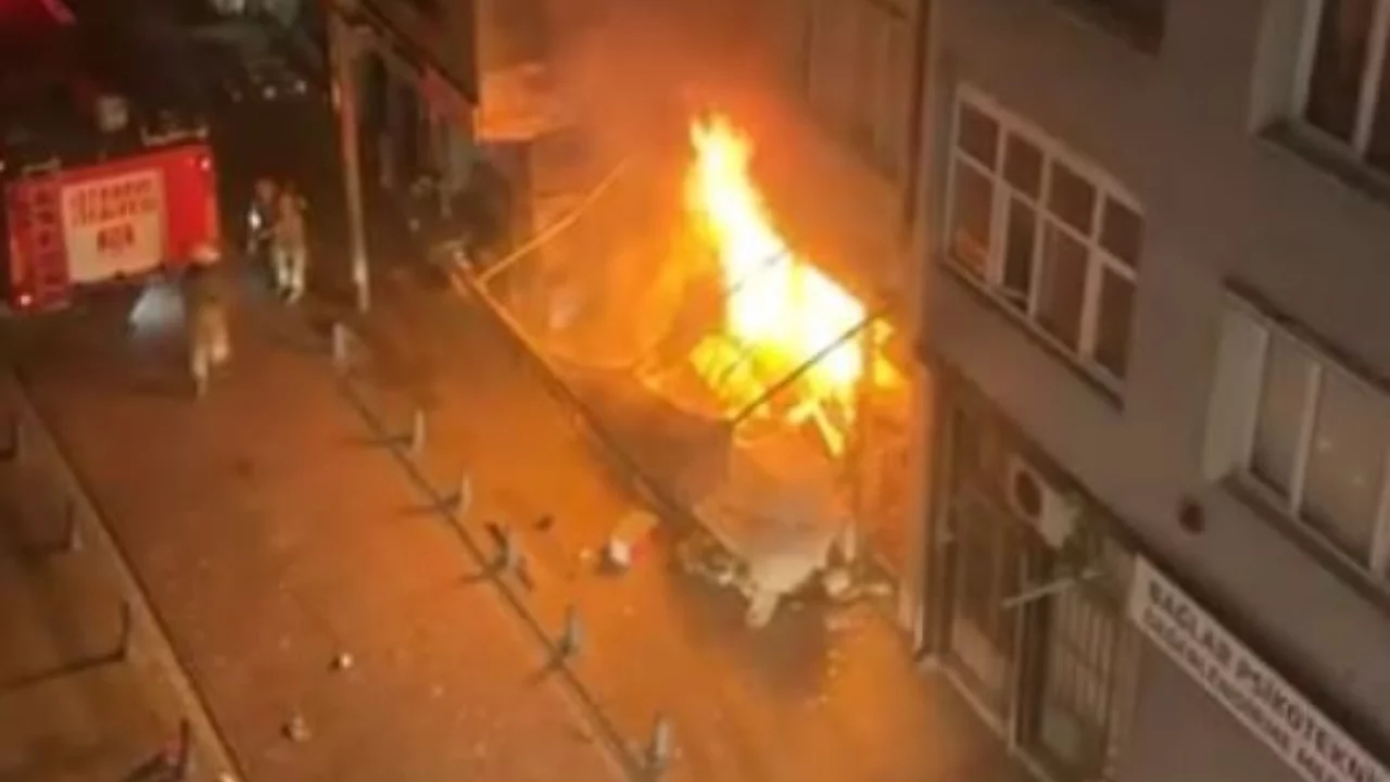 Gece yarısı dükkanı alevler sardı