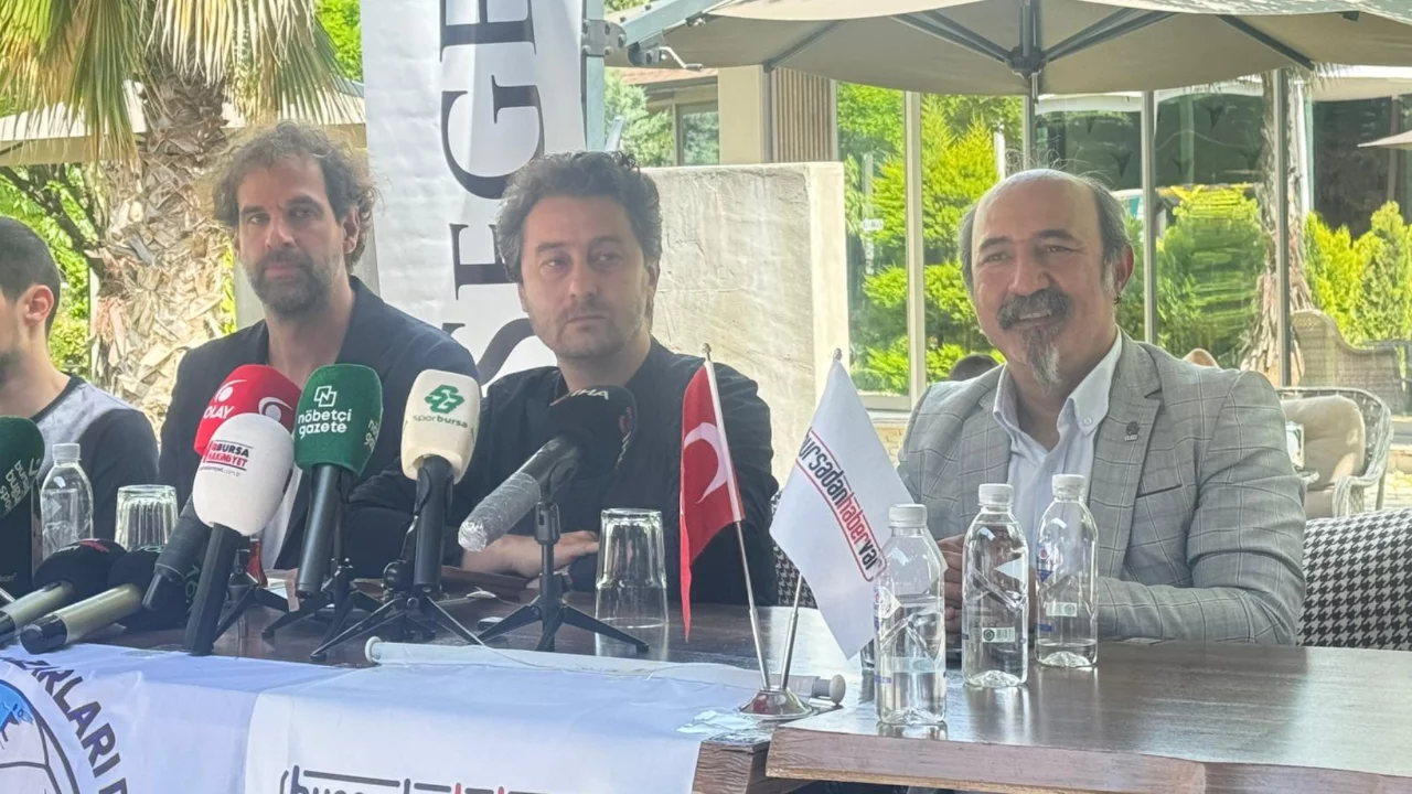 Bursaspor Basketbol Başkanı Sezgin'den dikkat çeken açıklamalar: "Yalnız bırakıldık" 