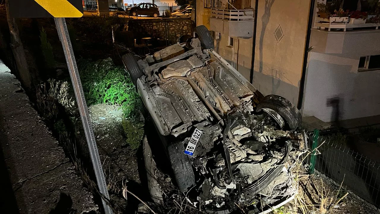 Bursa'da feci kaza! Boşluğa uçtu