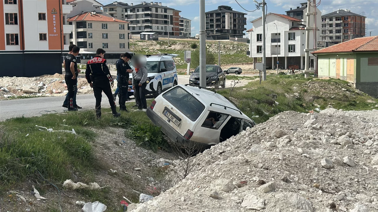 16 yaşındaki ehliyetsiz sürücü polisten kaçarken kaza yaptı! İşte ...