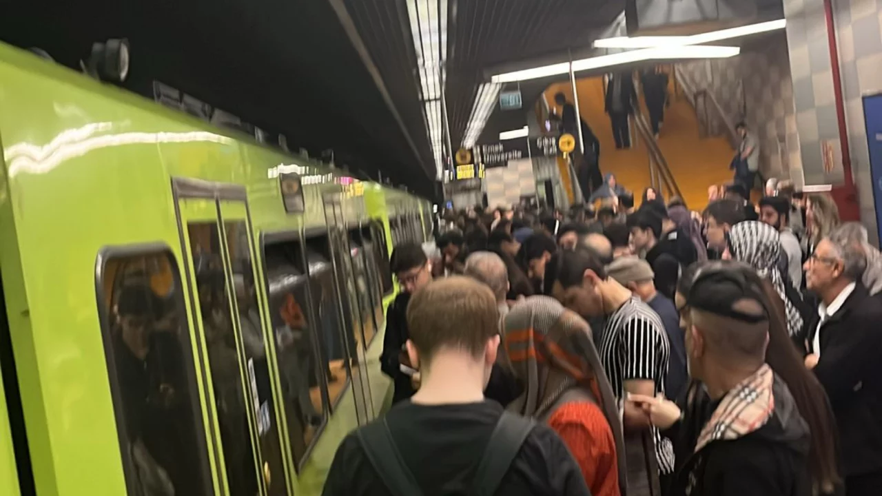 Bursa metrosu durdu! Adım atacak yer kalmadı