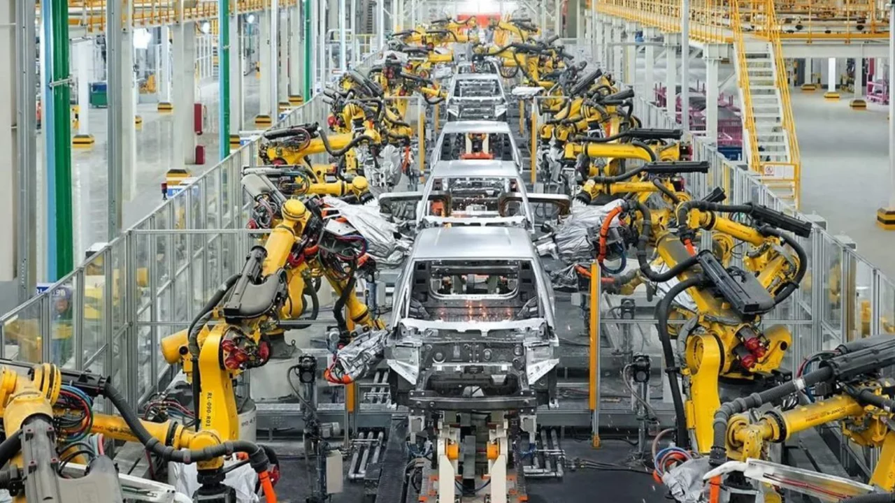 Türkiye'ye dev fabrika kuracaktı! Otomotiv devinin yeni adresi belli oldu