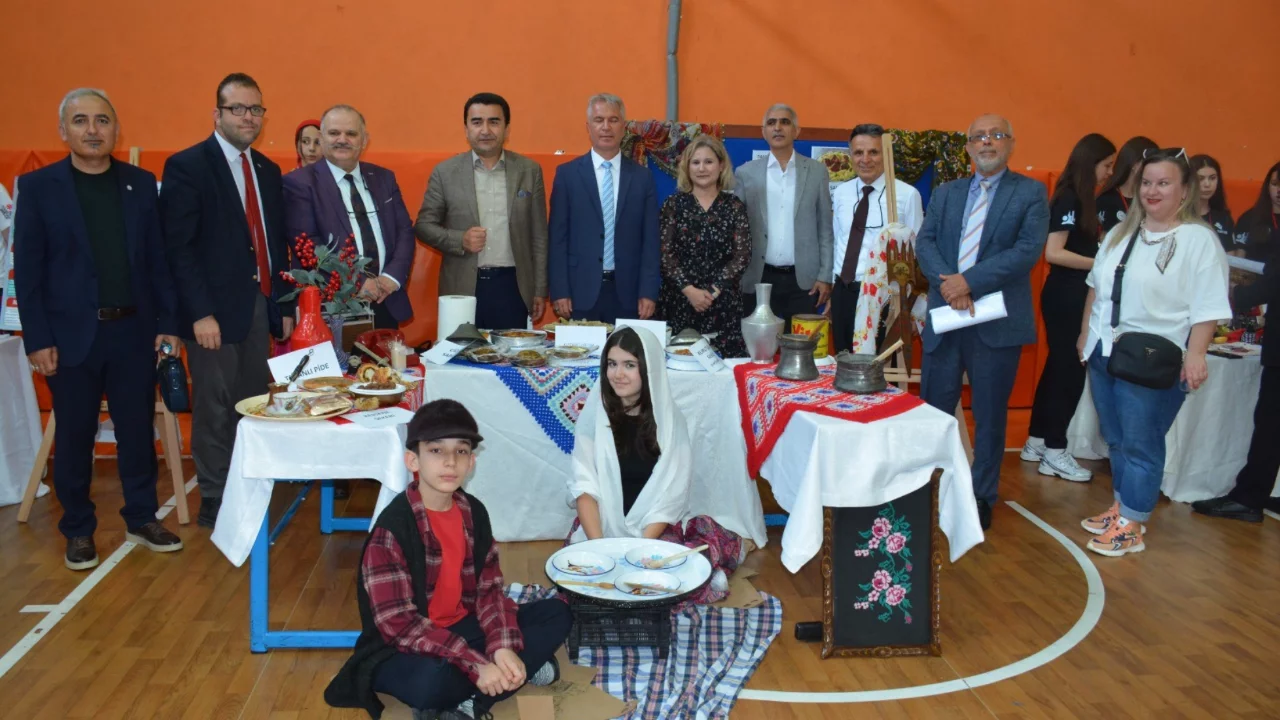 Bursa'da T&Uuml;BİTAK 4006 Bilim Fuarı coşkusu
