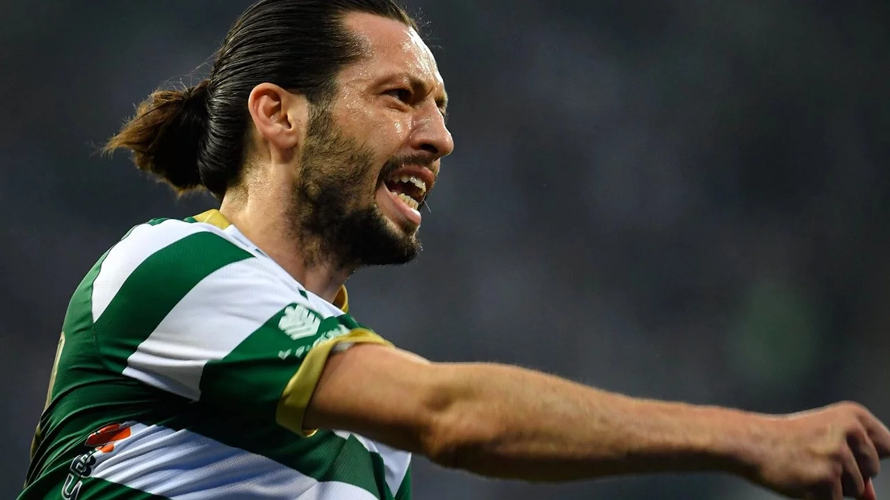 Bursaspor'da devam kararı! Sözleşmesi yenilendi