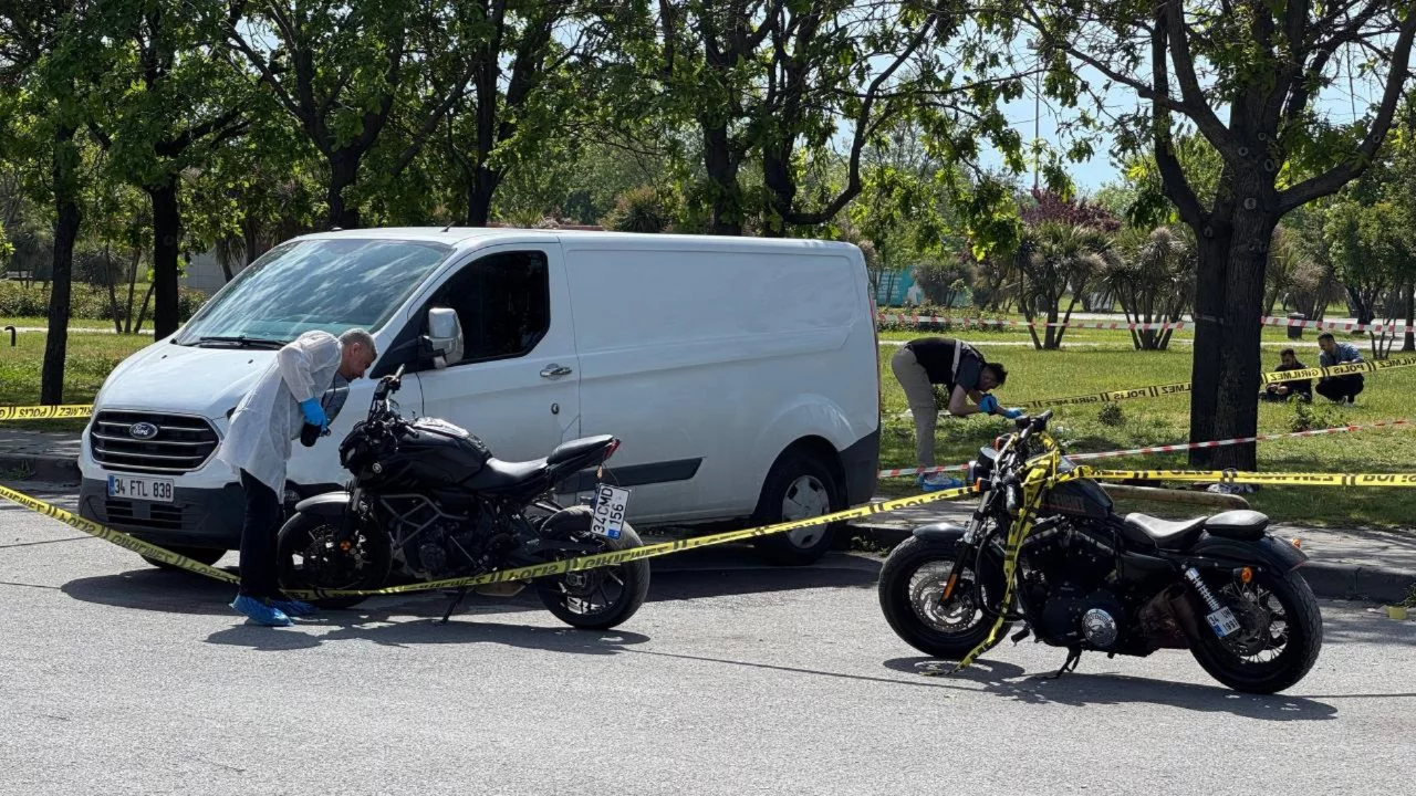 Küçükçekmece'de film gibi operasyon! Şüpheli motosikletten suikast planı çıktı