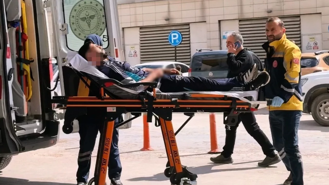 Bursa'da "faul" kavgası kanlı bitti! Halı saha tartışması bıçaklı kavgaya dönüştü