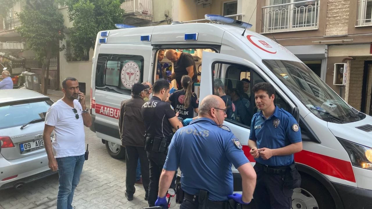 Aydın'da korku dolu anlar: Genç kız samuray kılıcıyla dehşet saçtı