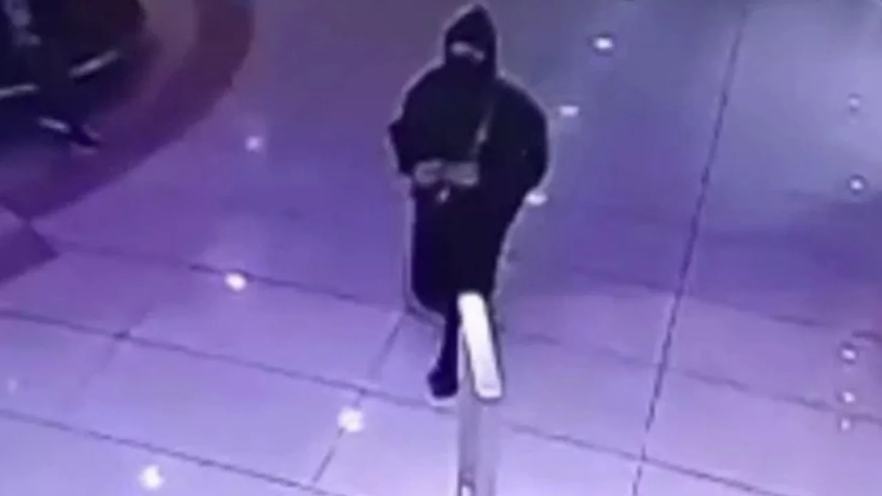 23 yaşında 48 suç kaydı olan hırsız, çarşaflı kıyafetle yakalandı