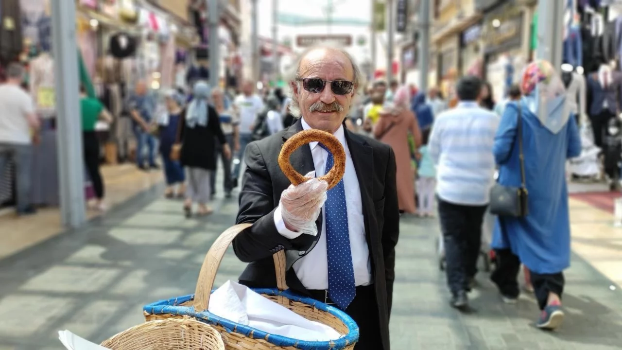 Bursa'nın meşhur simitçisinden sürpriz karar!
