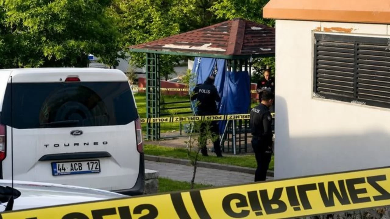 Parkta korkunç manzara! 18 yaşındaki genç kız ölü bulundu